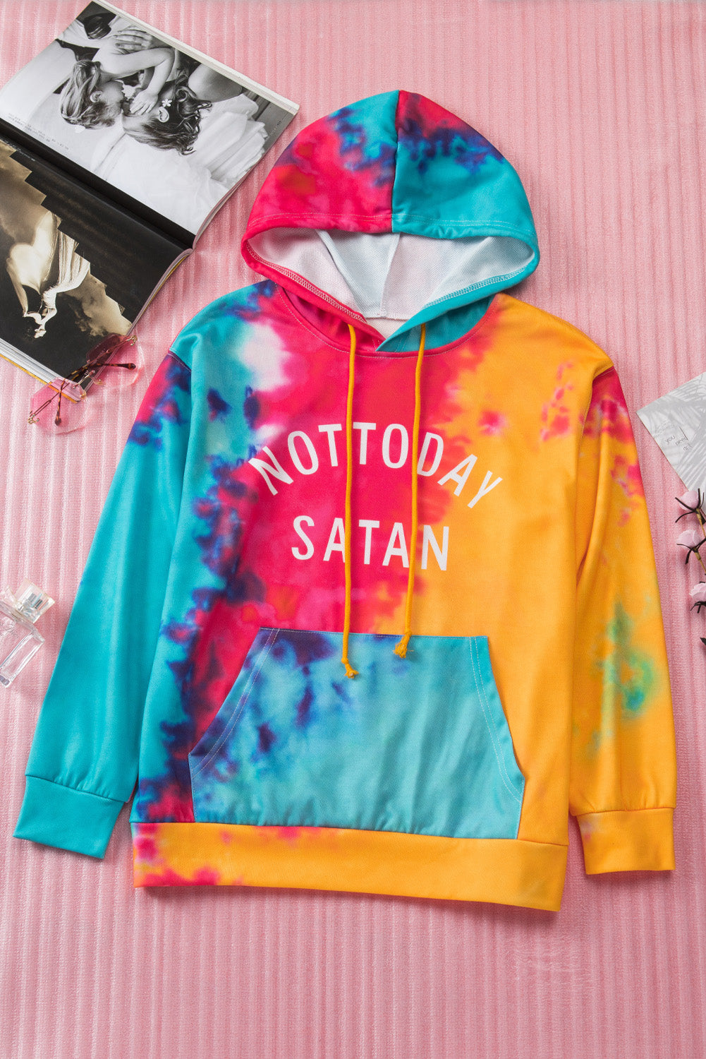 Sudadera con capucha teñida con el mensaje Not Today Satan