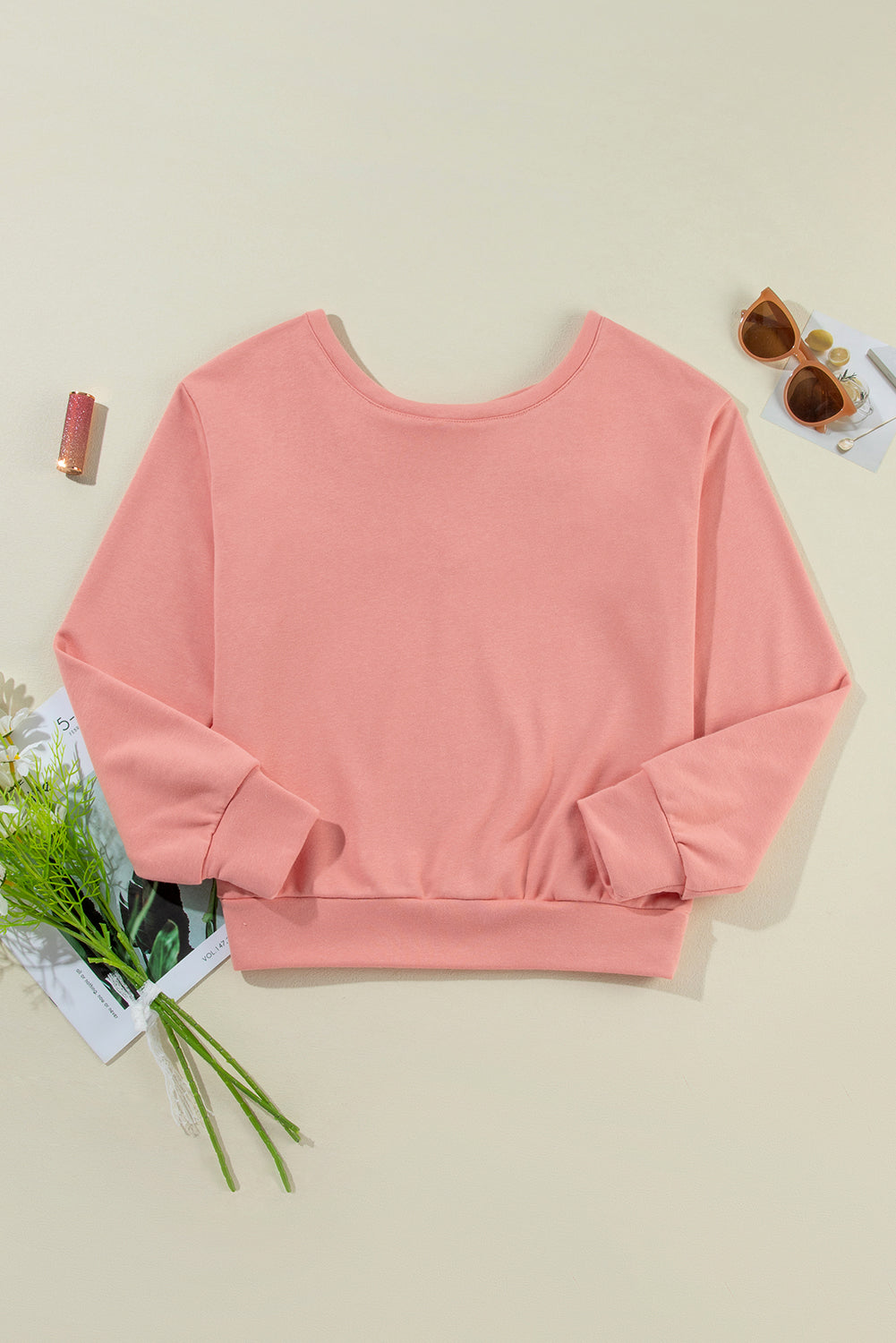 Sudadera de cuello redondo con espalda descubierta y lazo en color castaño claro