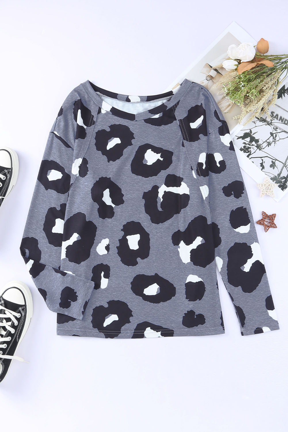 Blusa informal holgada de manga larga con estampado de leopardo blanco