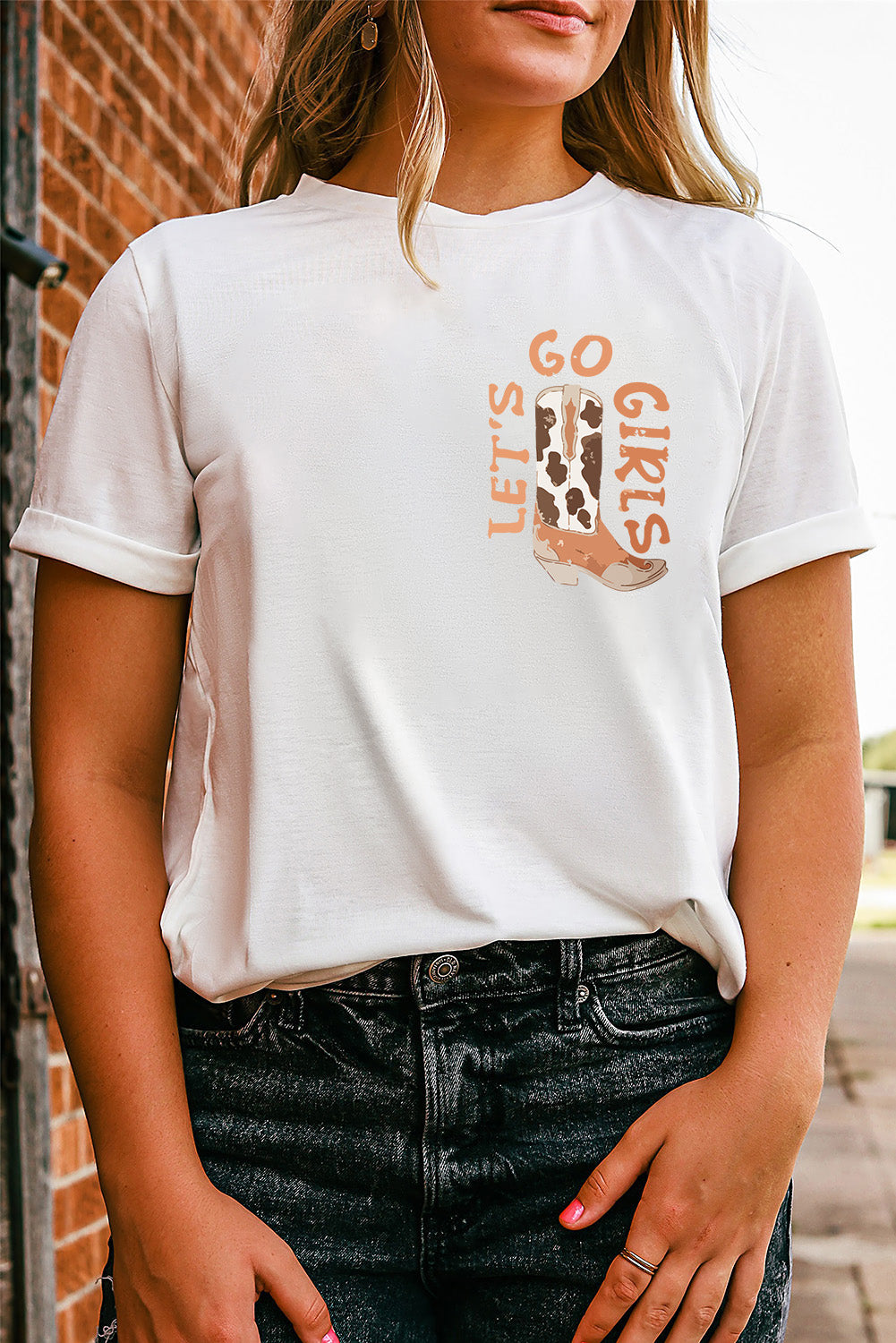 Camiseta gráfica de dos caras con sombrero y botas de vaquero en color blanco