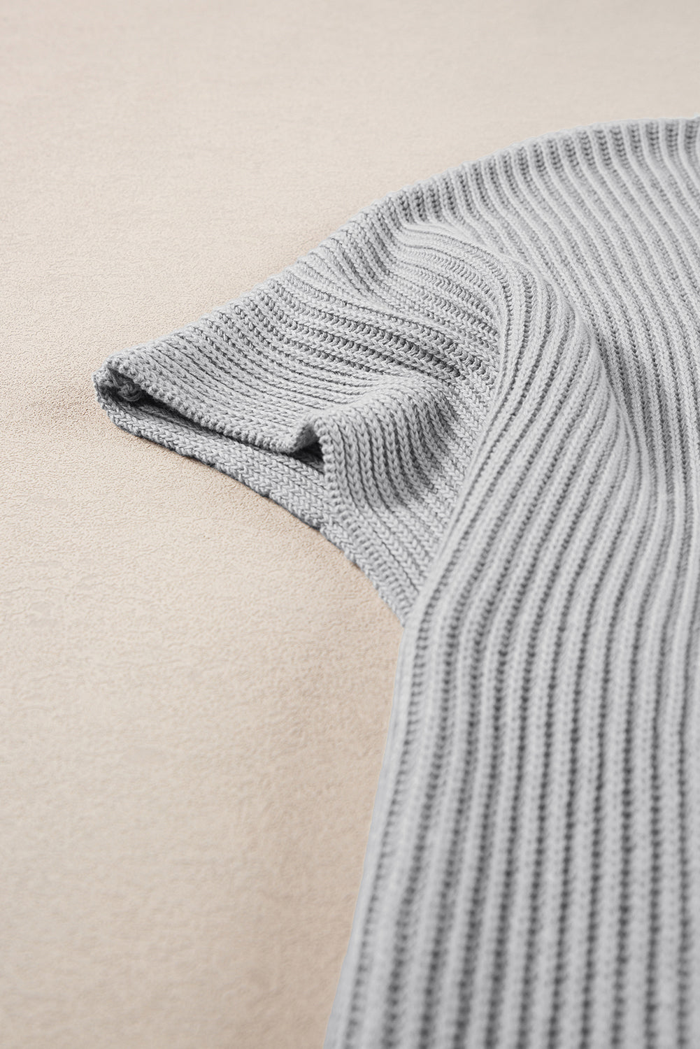 Top de punto de gran tamaño con mangas cortas estilo dolman y abertura lateral en color gris | S - XL | 3 COLORES