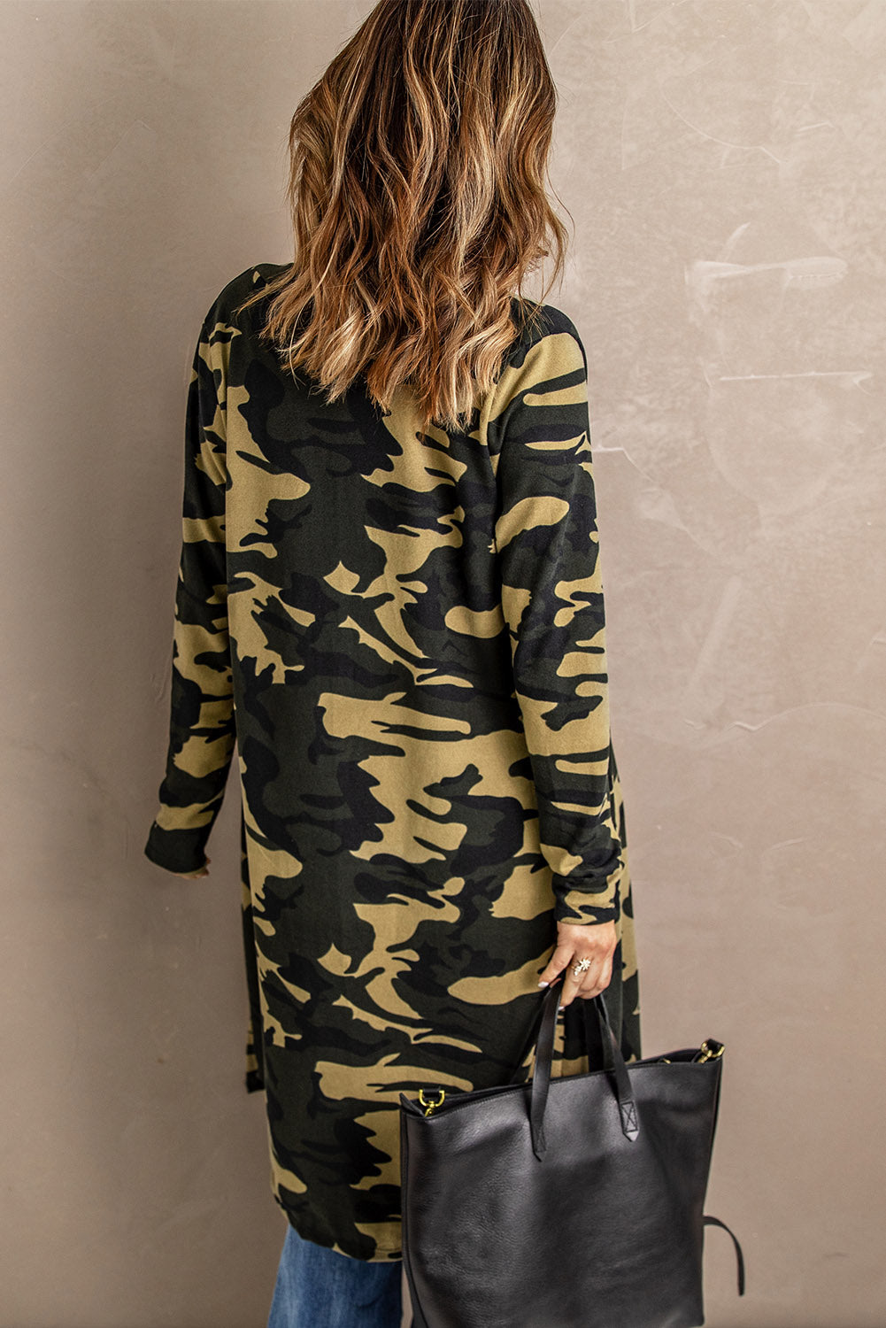 Cárdigan largo con estampado de camuflaje verde