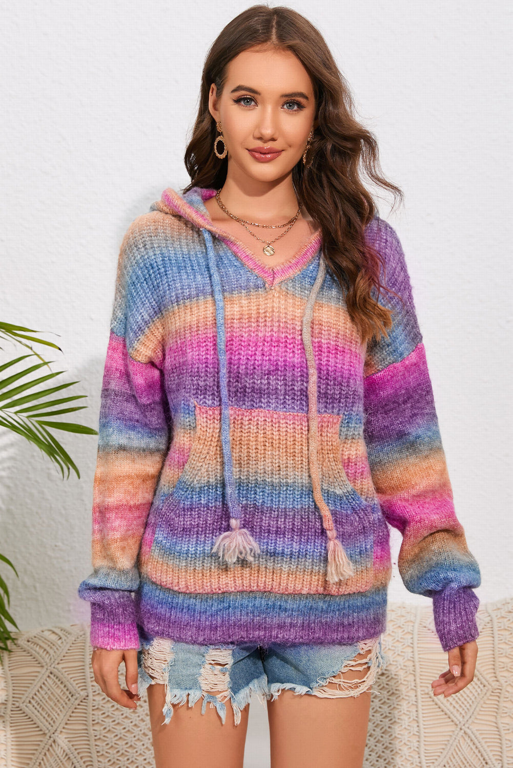 Suéter con capucha y hombros caídos multicolor