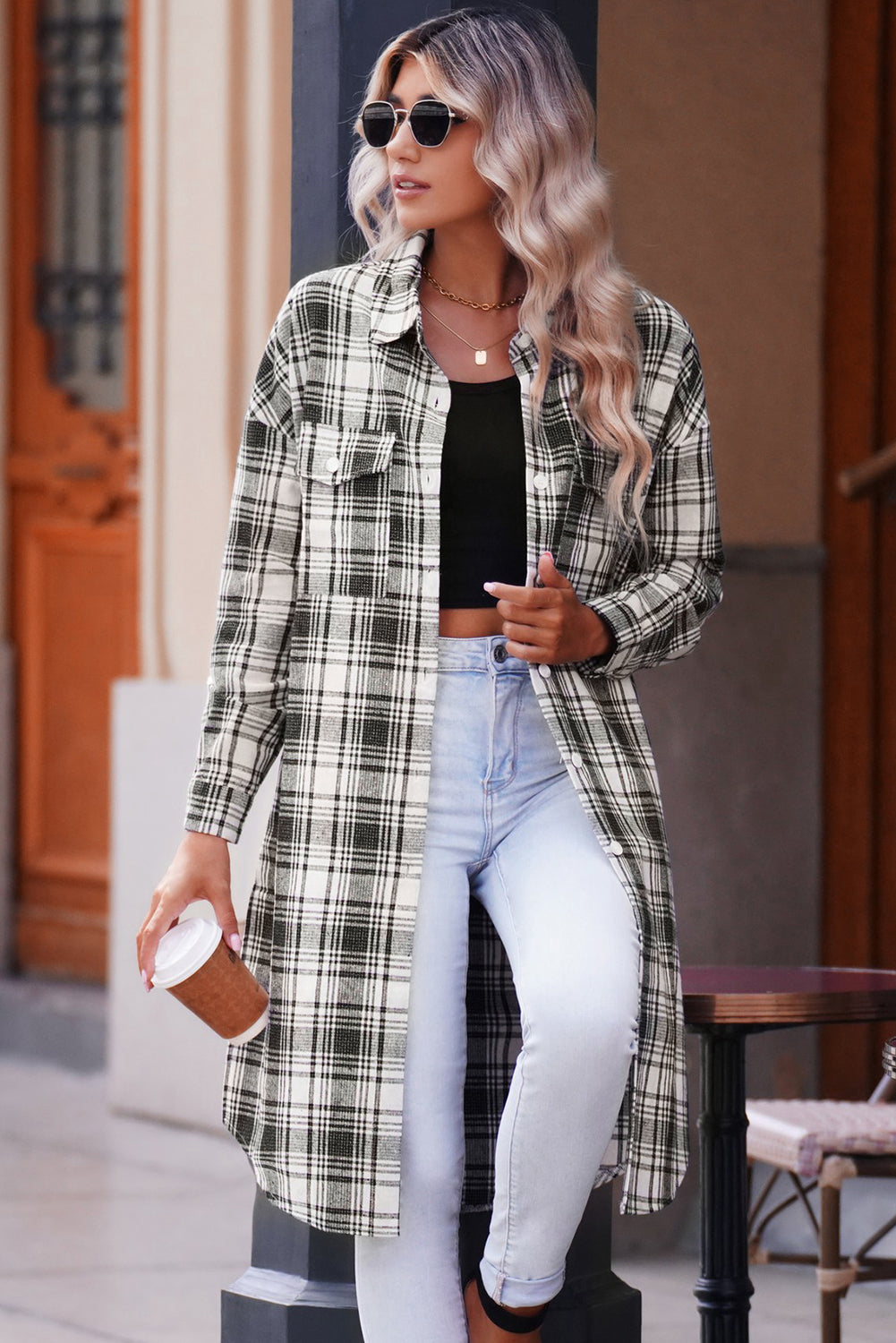 Chaqueta larga con botones y bolsillos en el pecho de cuadros de Double Take