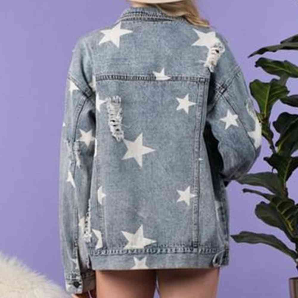 Chaqueta vaquera desgastada con estrellas