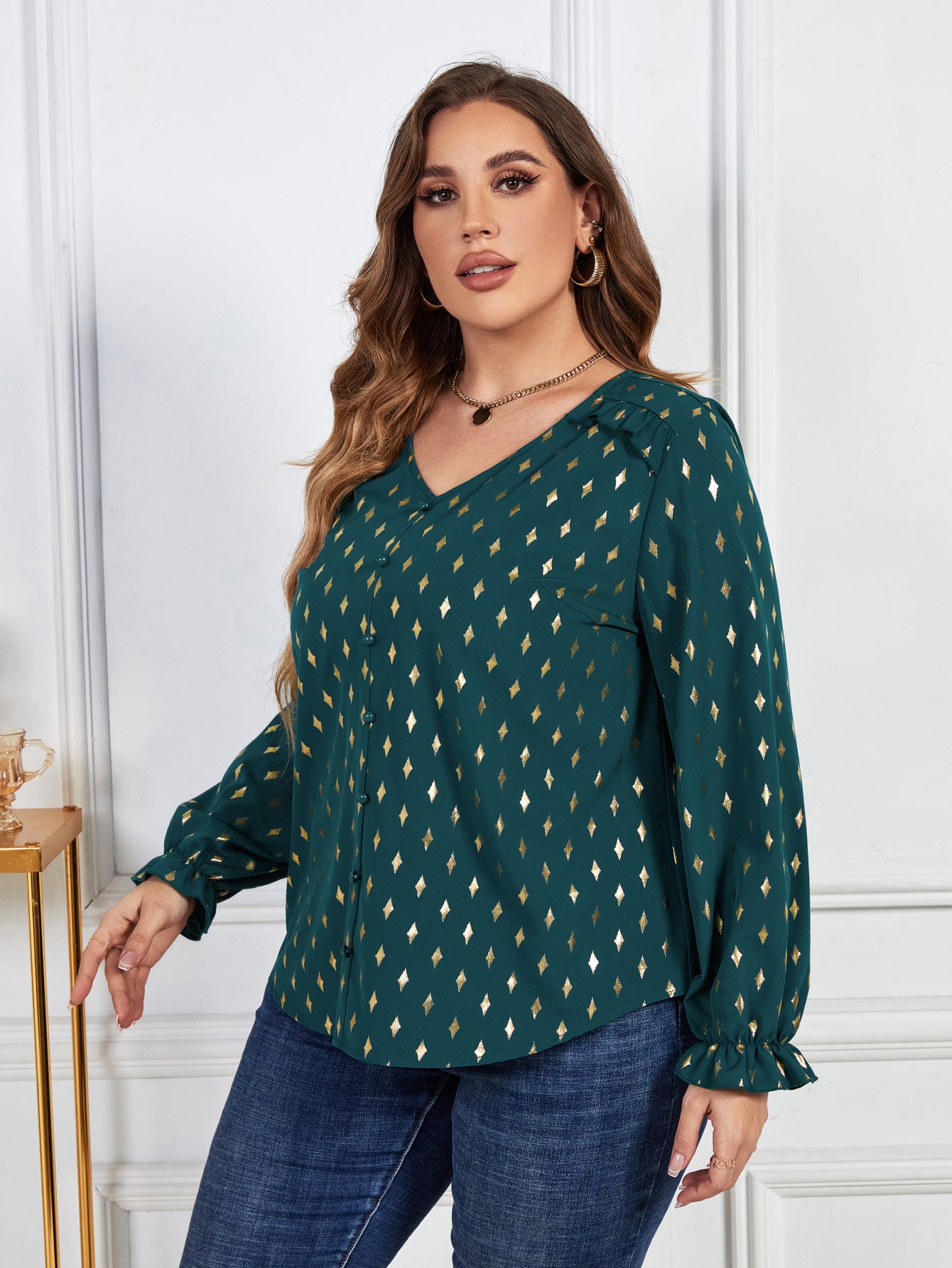 Blusa con volantes y mangas estampadas en talla grande de Melo Apparel