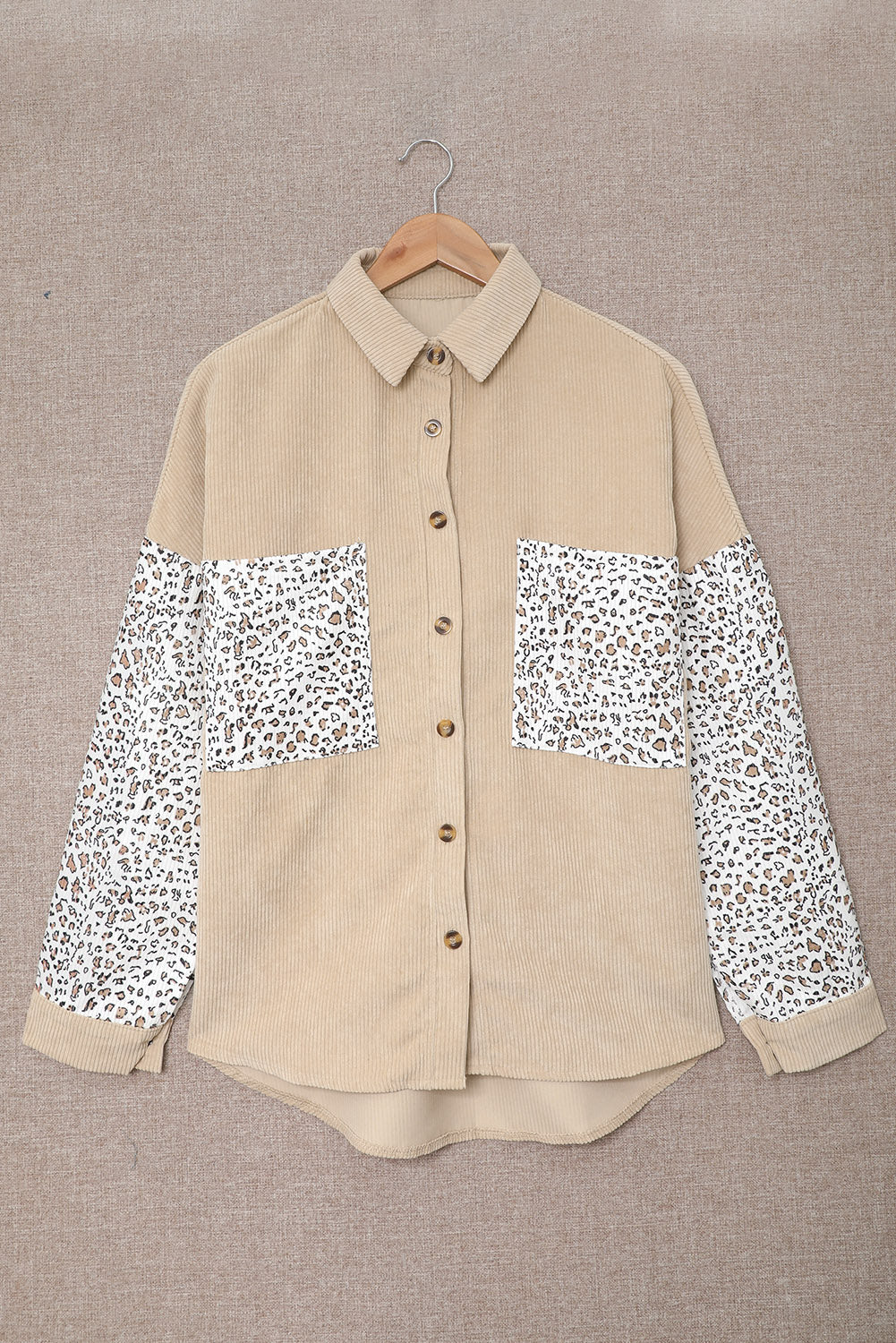 Chaqueta de pana con hombros caídos y diseño en bloques de color de Double Take