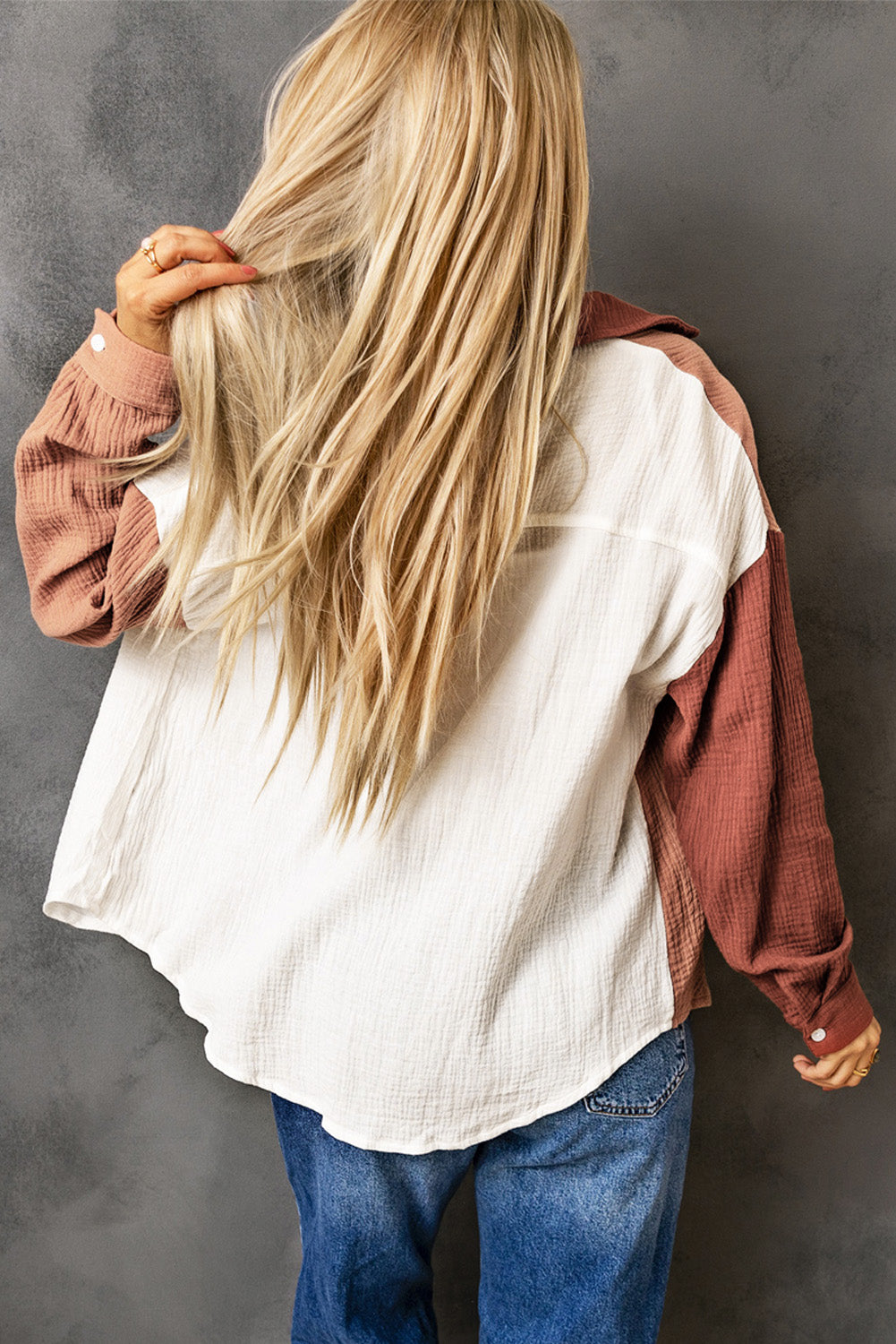 Chaqueta con hombros caídos y textura en bloques de color de Double Take