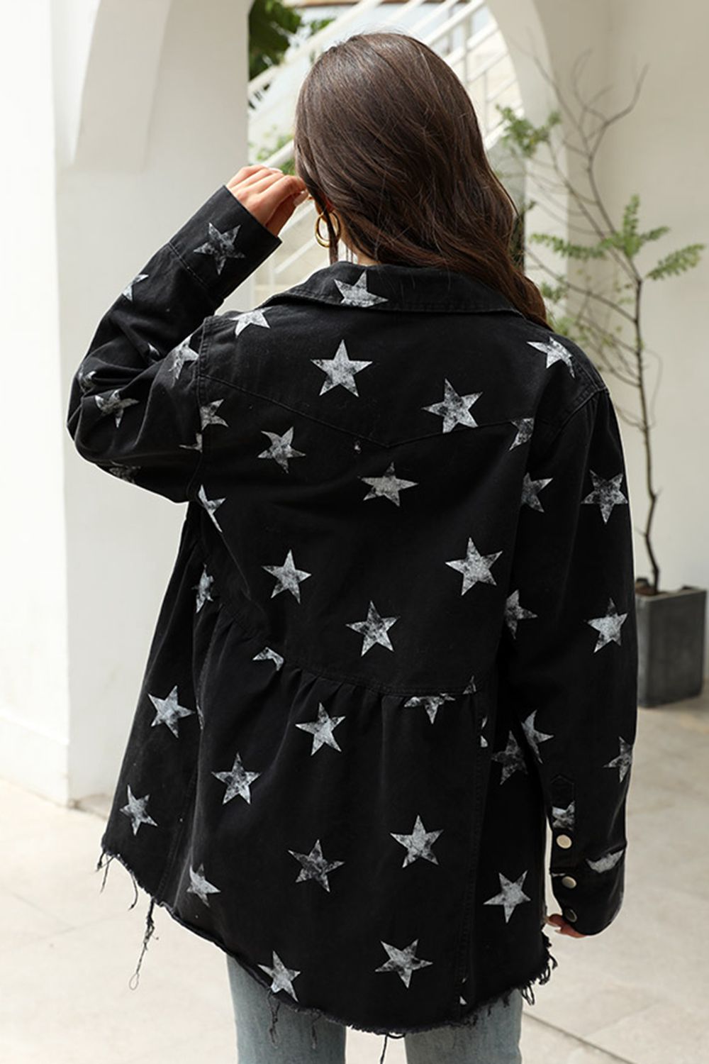 Chaqueta vaquera de manga larga con cuello de solapa y estampado de estrellas